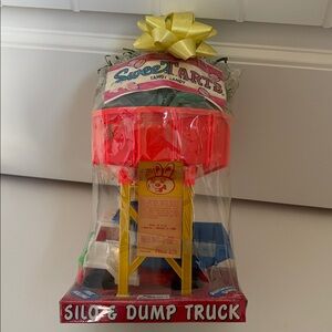 Rare Vintage 70’s Toy Sweetart Amloid Silo Truck Candy Dispenser Collectible